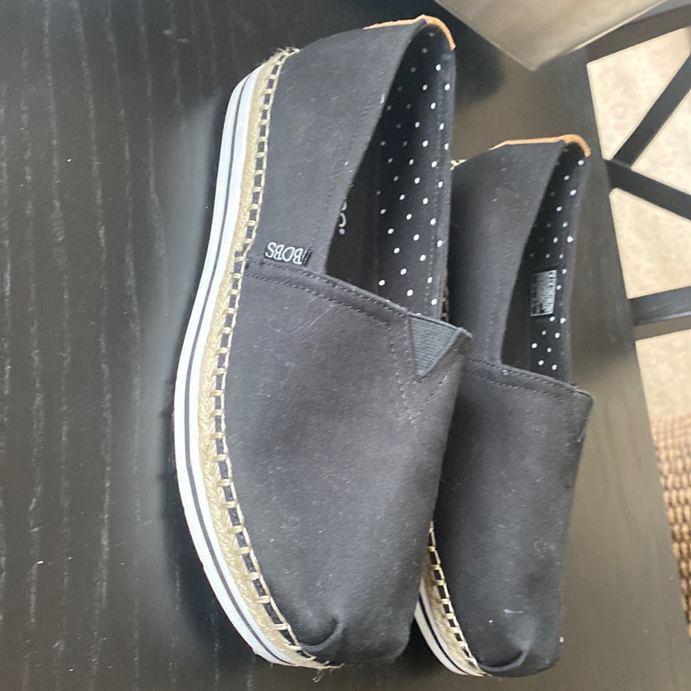 Canvas bobs from Skechers, memory foam